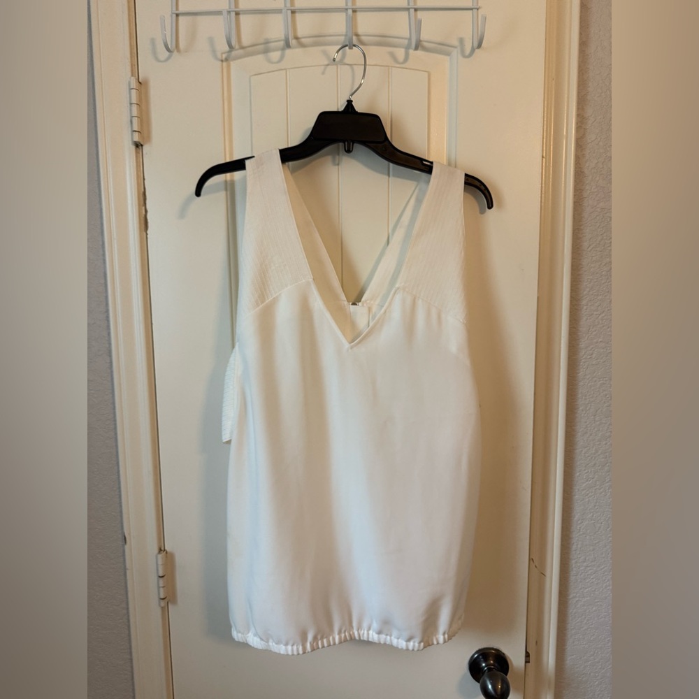 Express White Textured Sleeveless Blouse